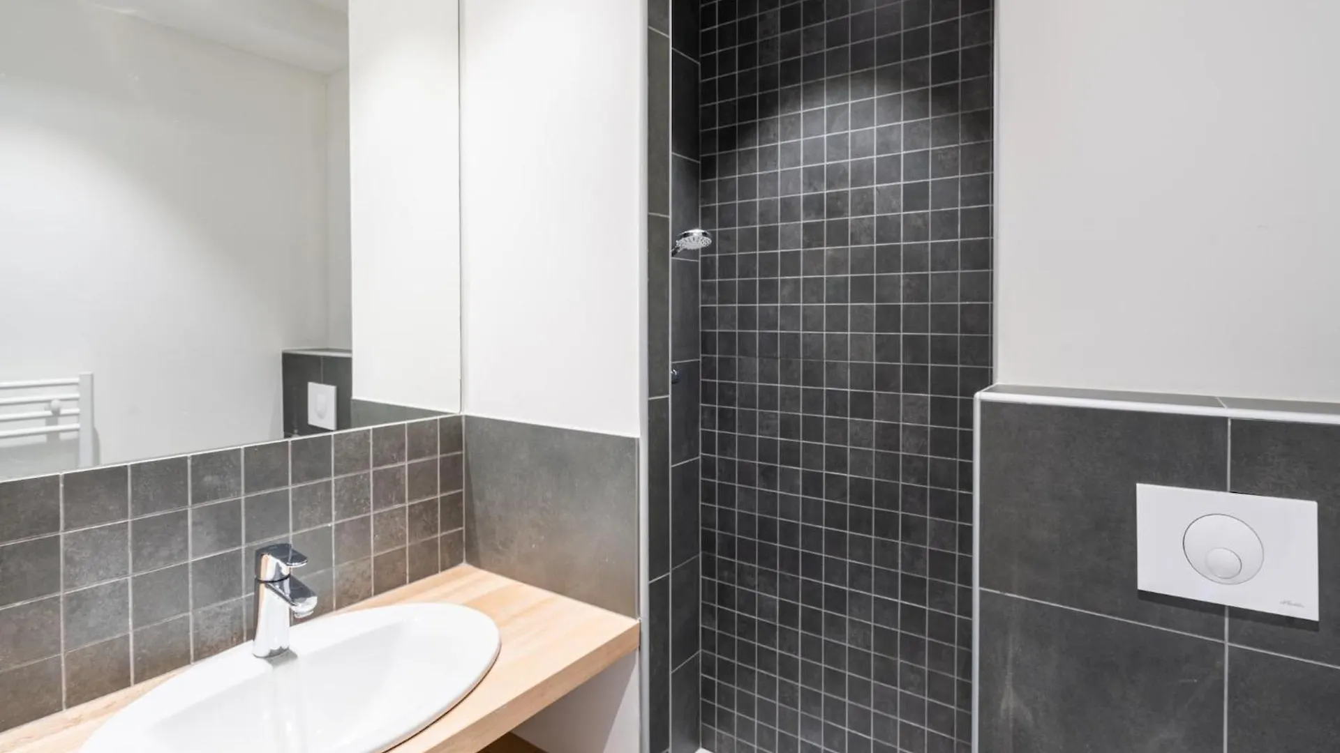 New Apartments By The Slopes In L'Alpe D'Huez