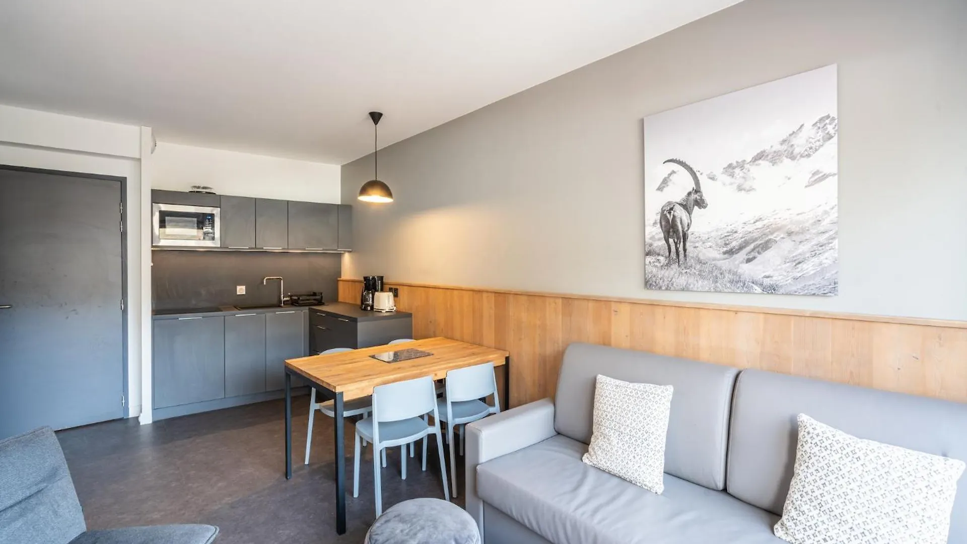 New Apartments By The Slopes In L'ألب دويز